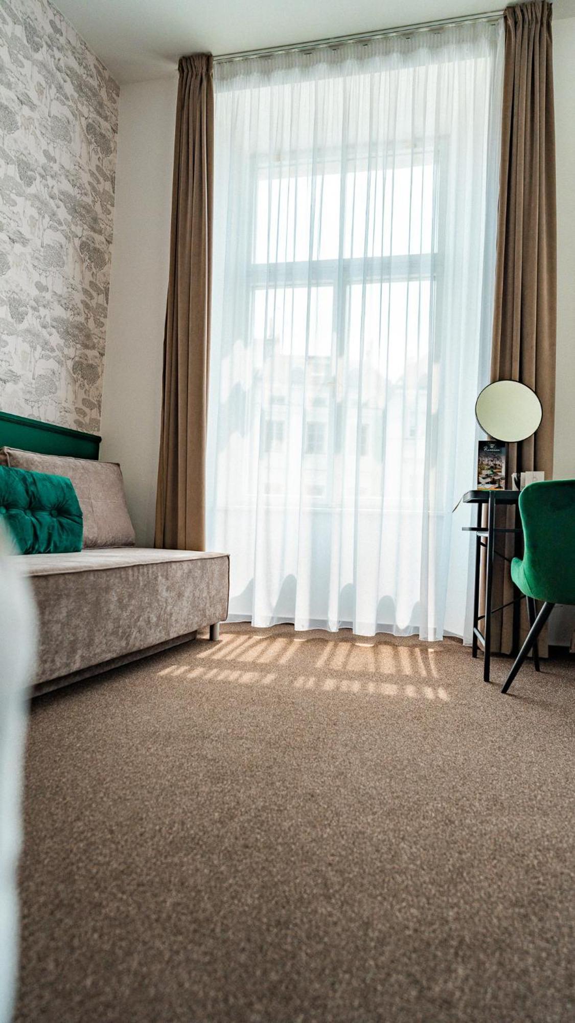 House Hotel Hradec Králové Buitenkant foto