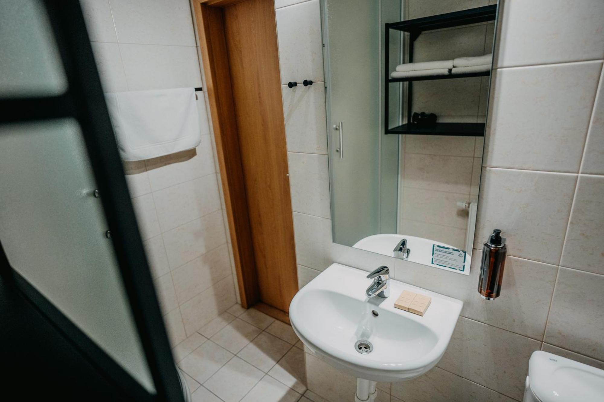House Hotel Hradec Králové Buitenkant foto