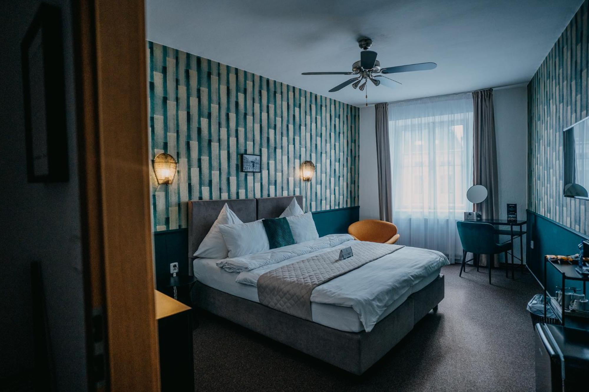 House Hotel Hradec Králové Buitenkant foto