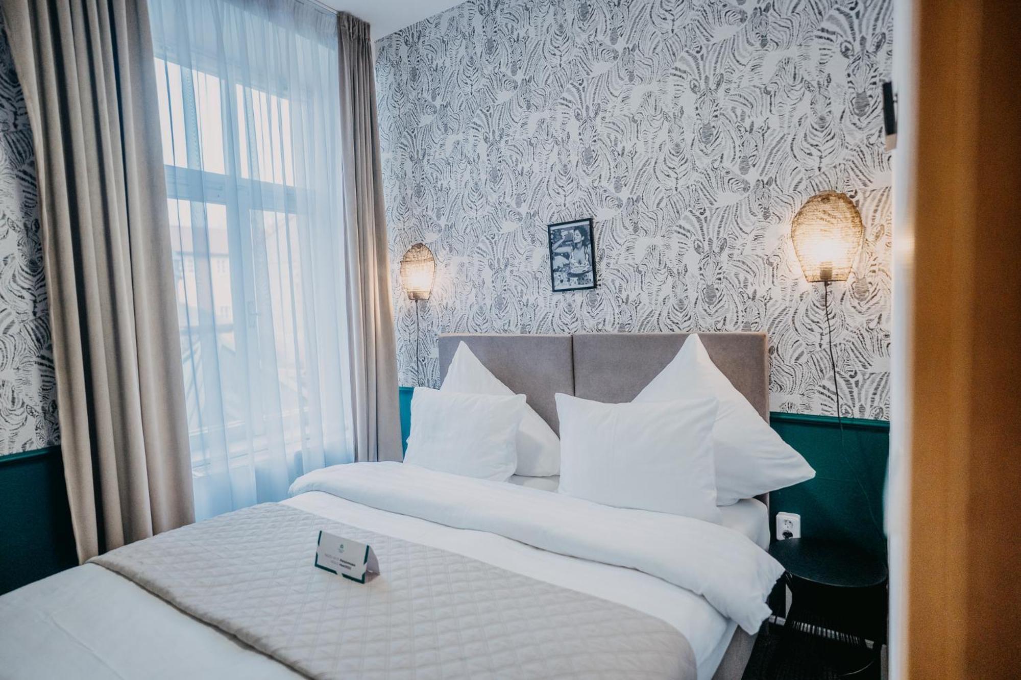 House Hotel Hradec Králové Buitenkant foto
